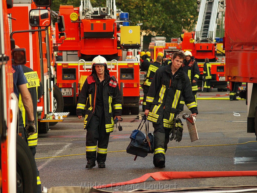 Grossbrand Halle auf dem Grossmarkt Koeln P908.JPG